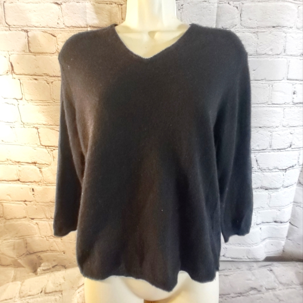 Grace 100% Cashmere Black V Neck Medium Sweater